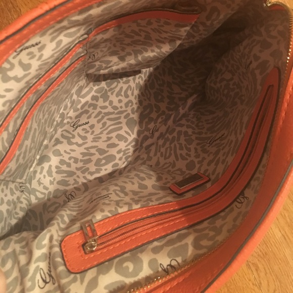 Guess Bag! - Picture 4 of 6